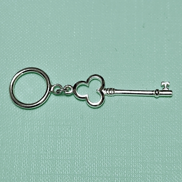 Sterling silver key pendant 2" - Picture 3 of 6